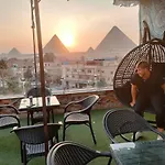 Dias Felices Pyramids Inn